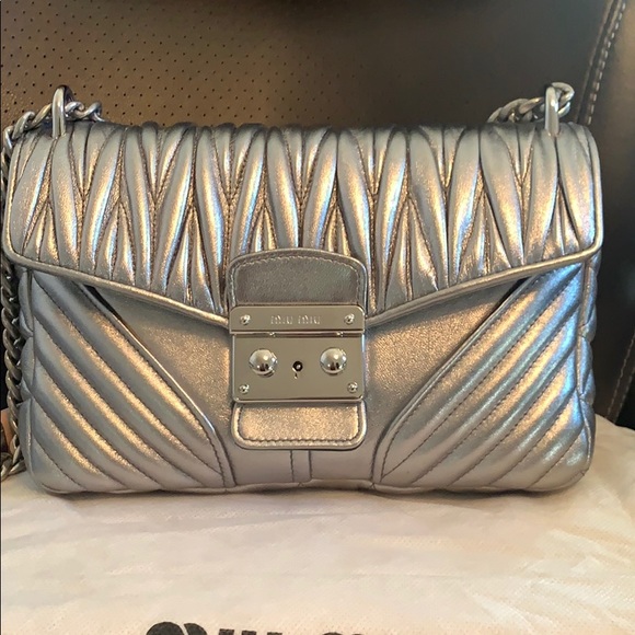 Miu Miu handbag and matching wallet - Picture 2 of 11